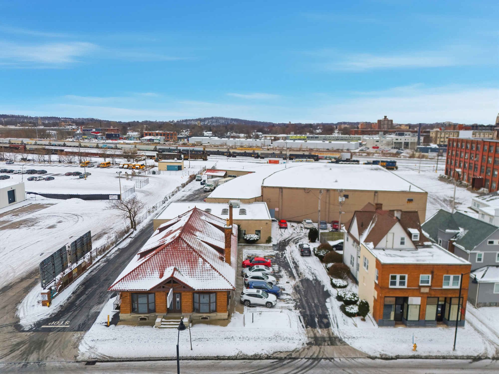 1175 E Main St