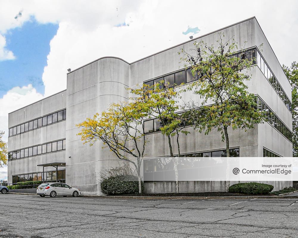 Bridgewater 22 Business Center - 1031 US Route 22 West