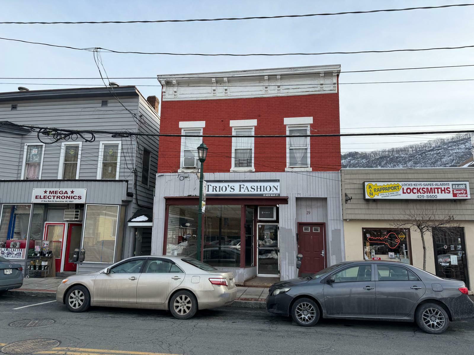 29 New Main St