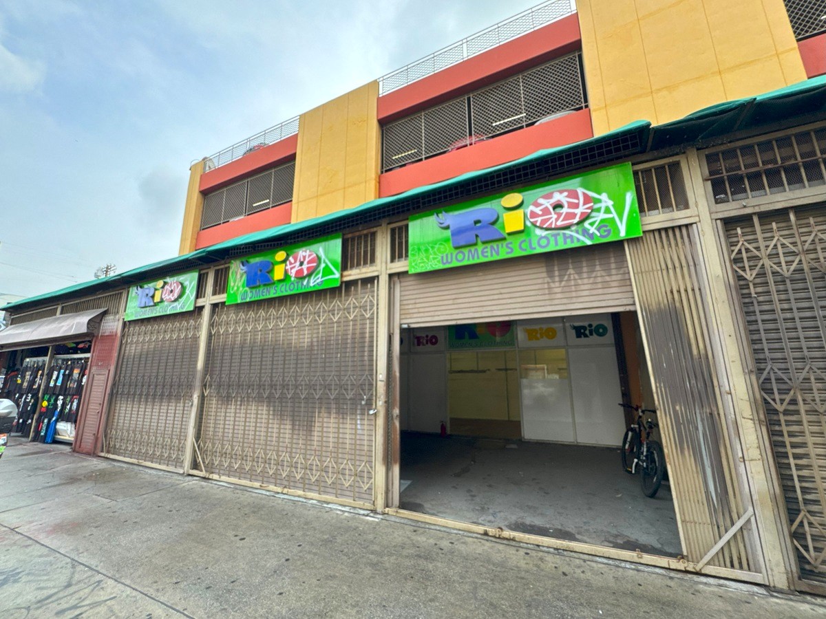 122 E Pico Blvd