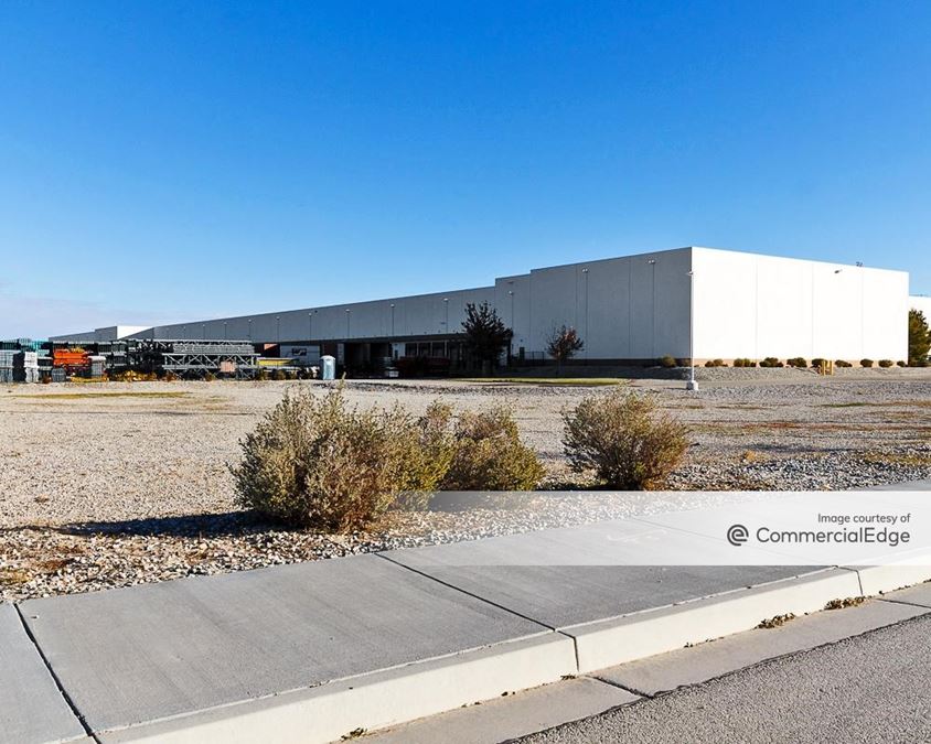 Michaels Distribution Center 3501 West Avenue H, Lancaster, CA