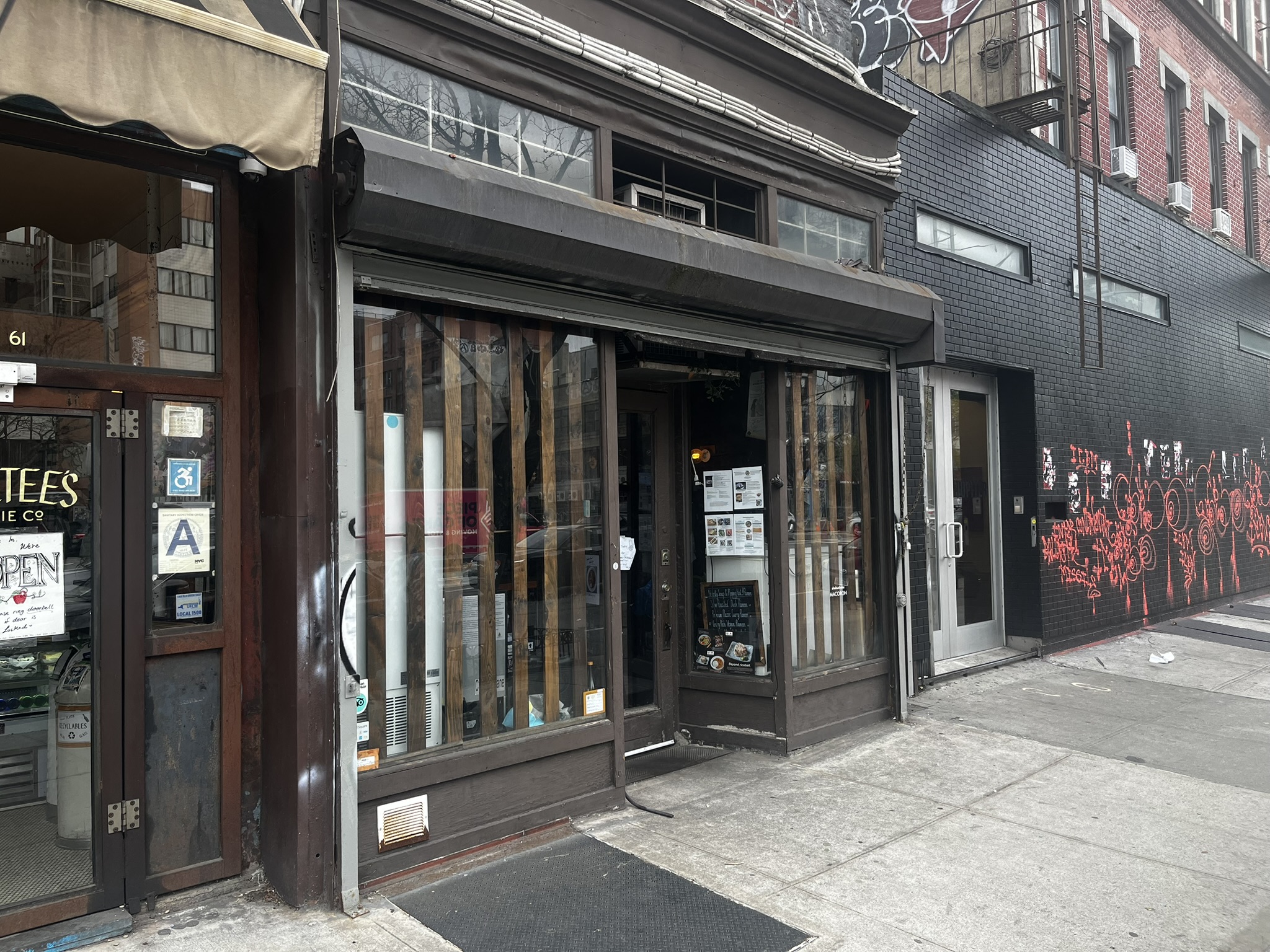 61 Delancey St