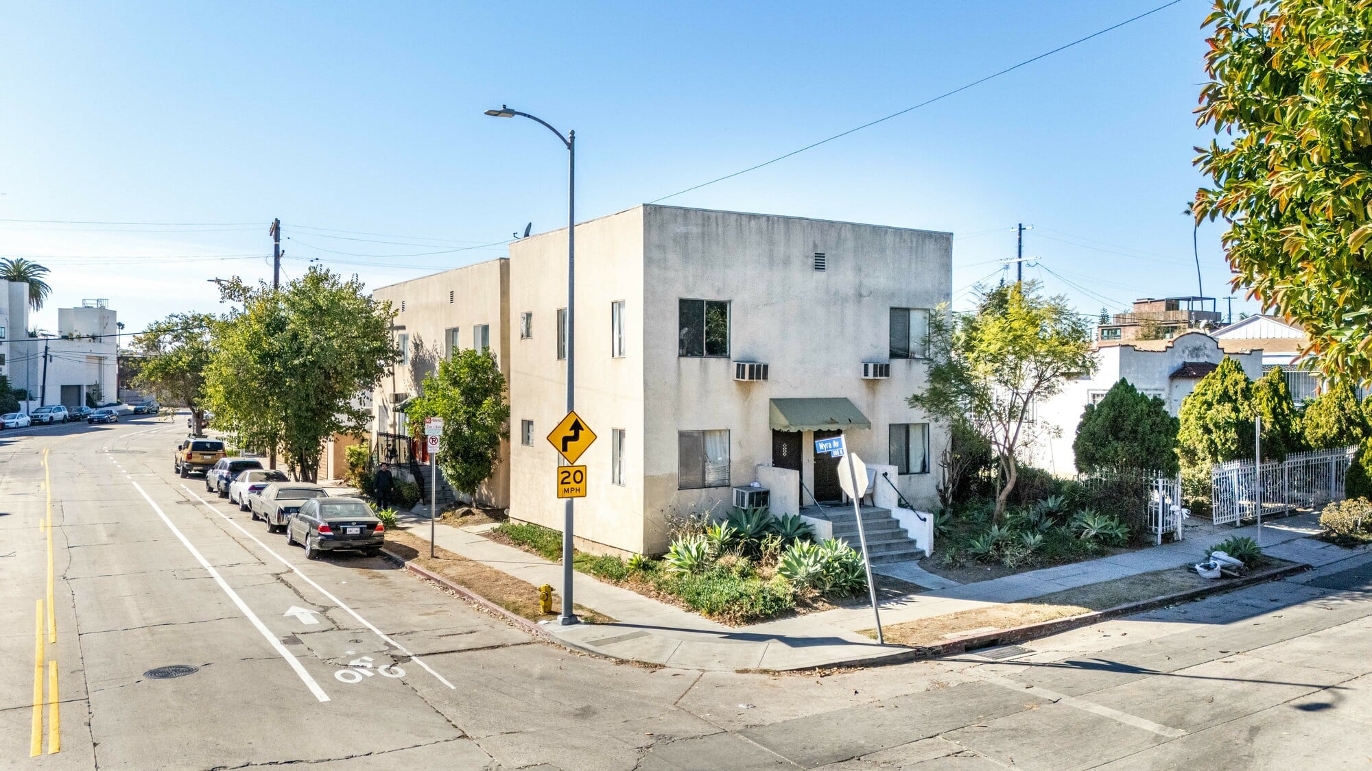 4202 Lexington Ave