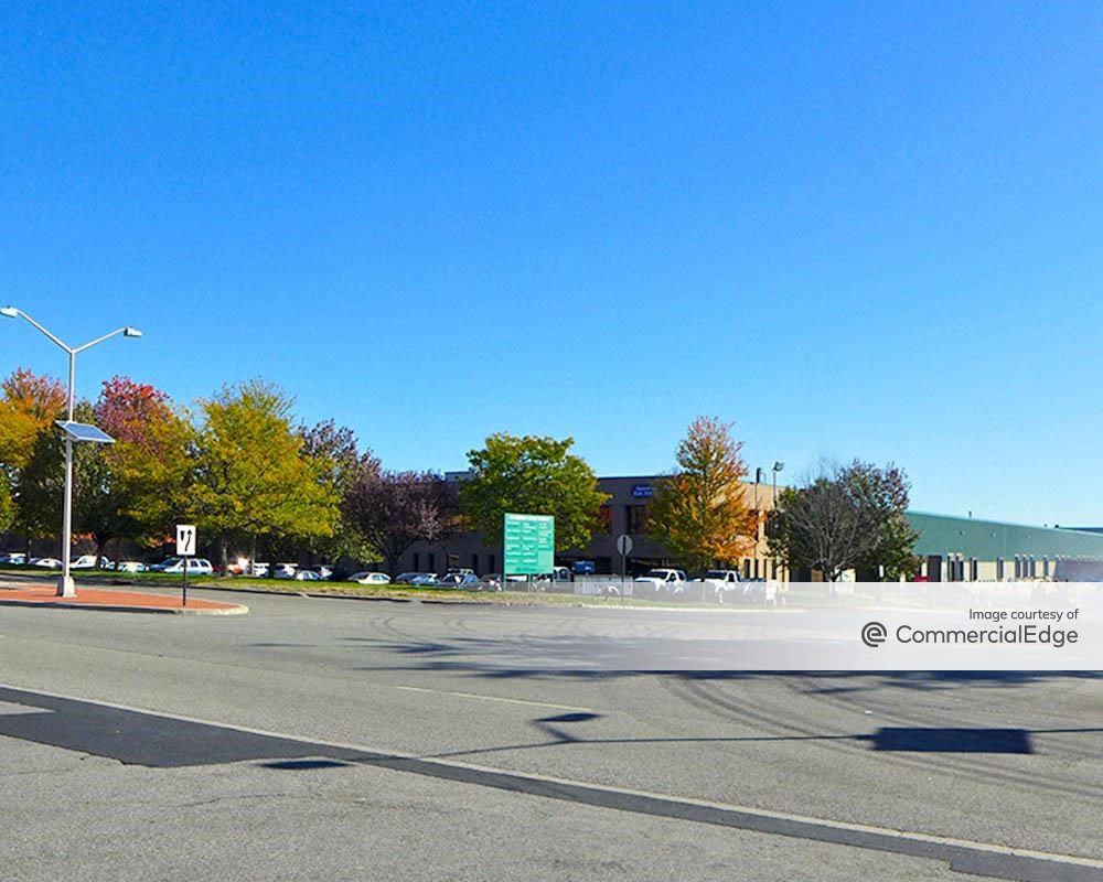 180 Raritan Center Pkwy