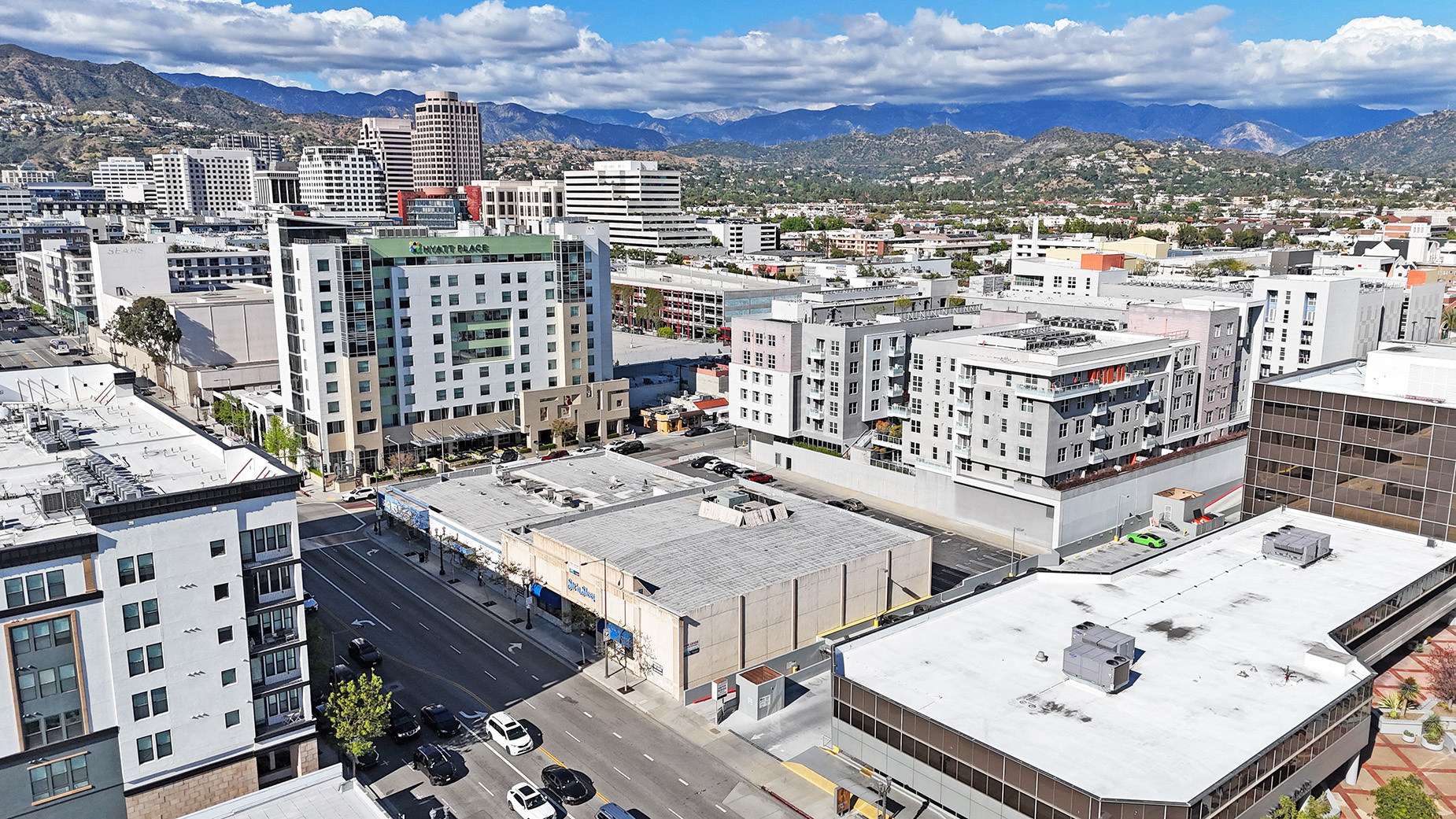 Flagship Glendale Retail Opportunity