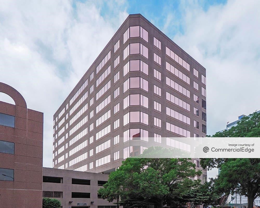 10 Bank Street