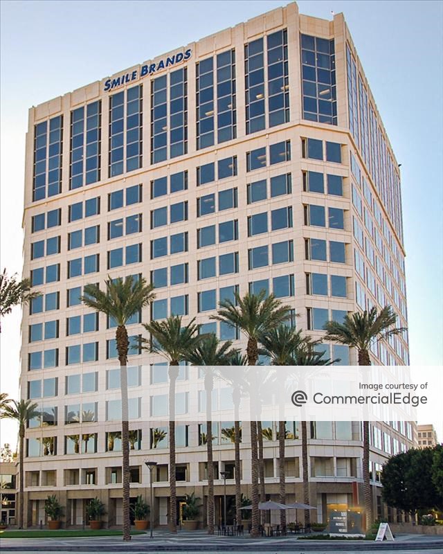 100 Spectrum Center
