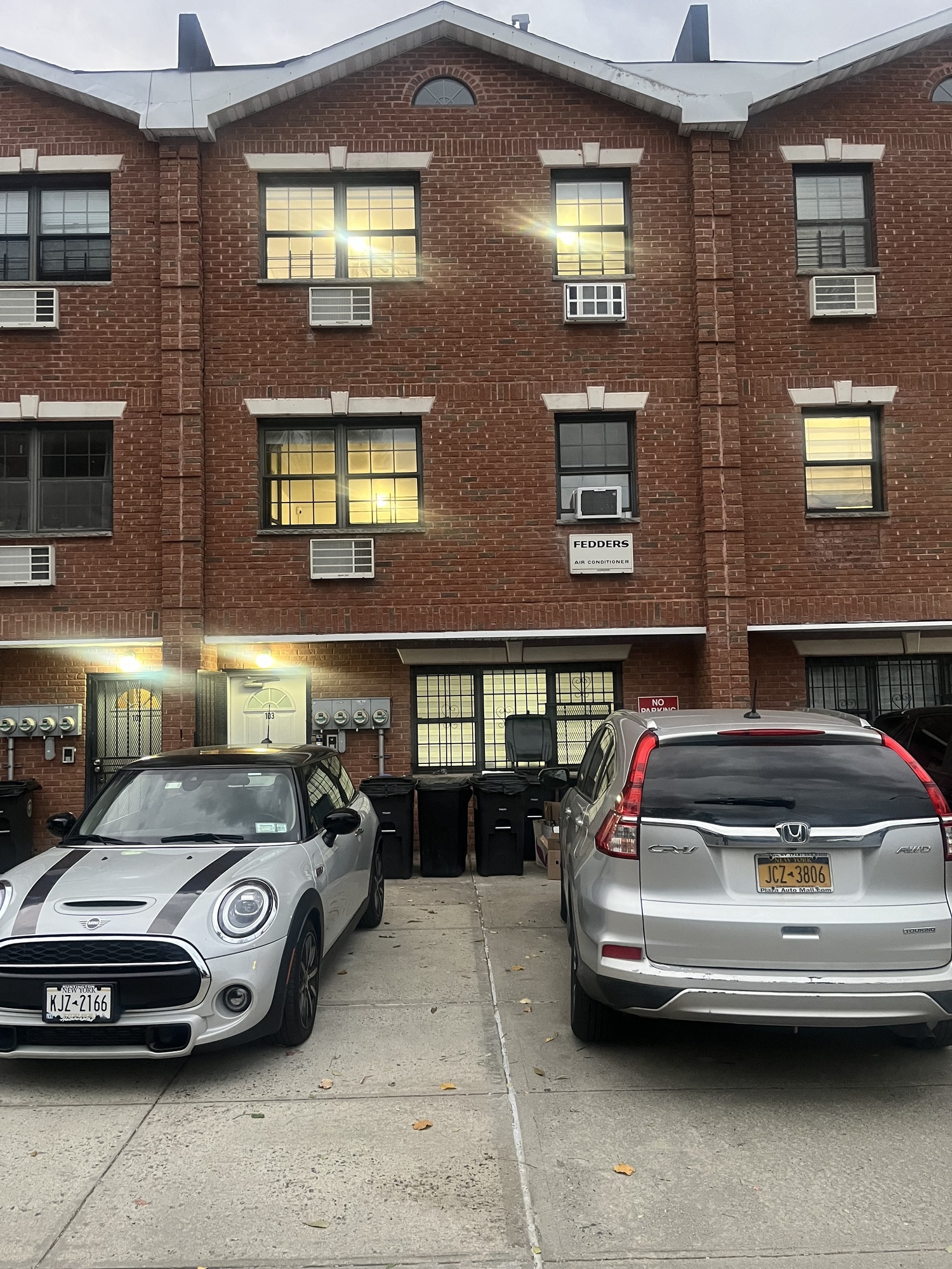 103 Hart St