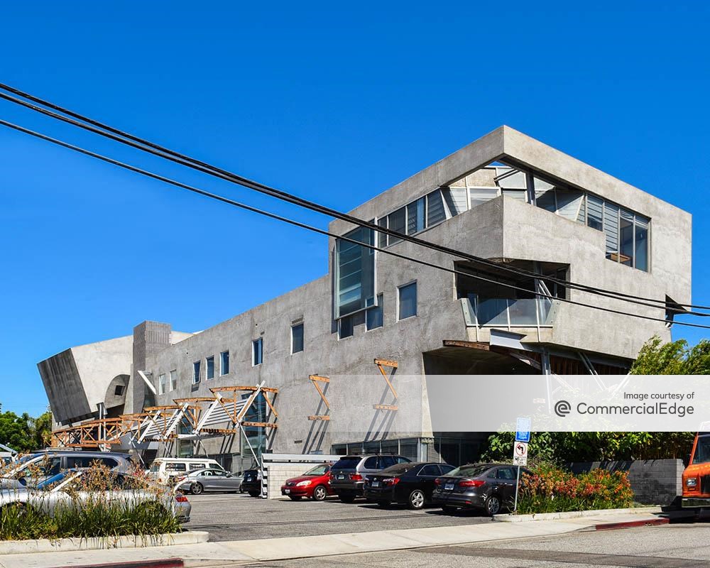 Conjunctive Points - 3535 Hayden Avenue