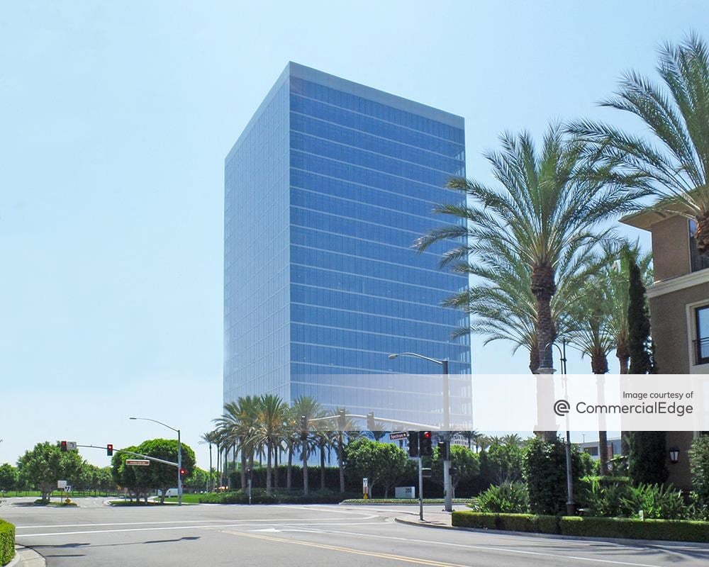 200 Spectrum Center