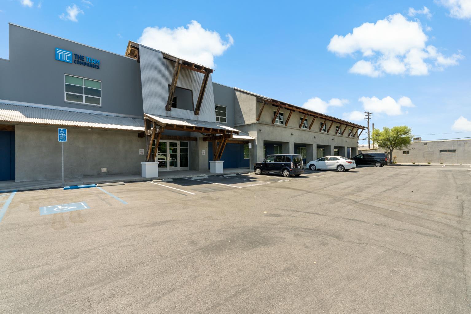 901 West Alameda