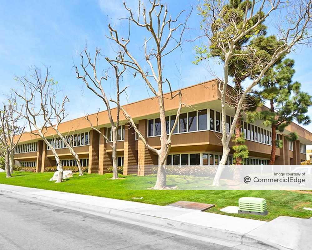 1000 Quail Street