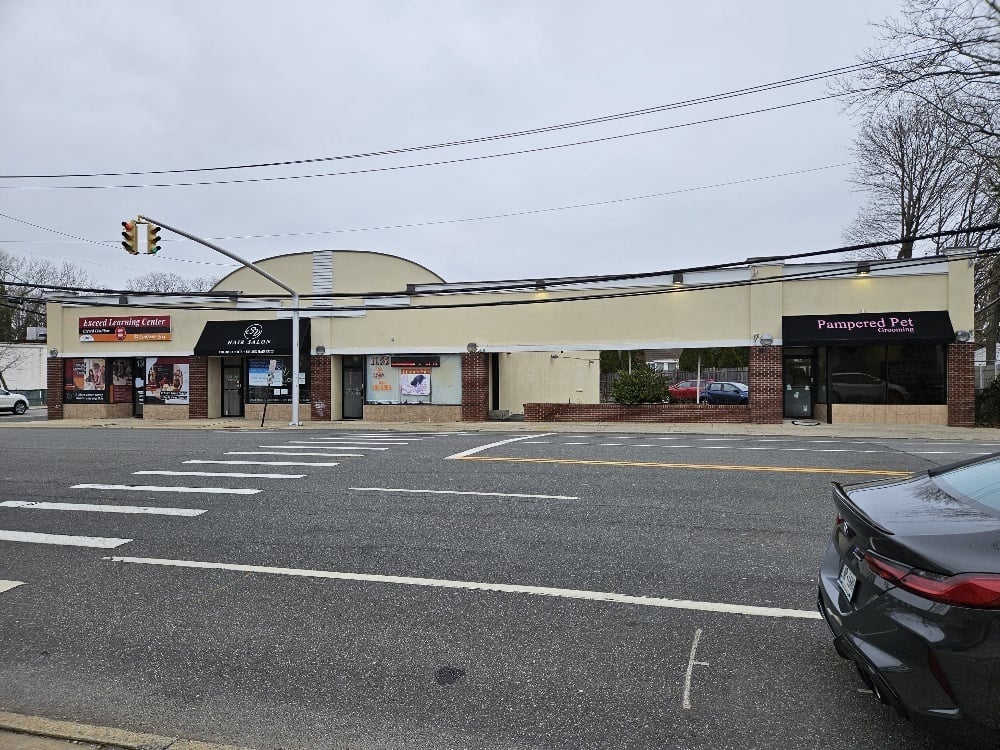 Prime Roslyn/Albertson NY Center w/ Private Parking