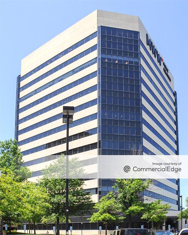 1 Meadowlands Plaza