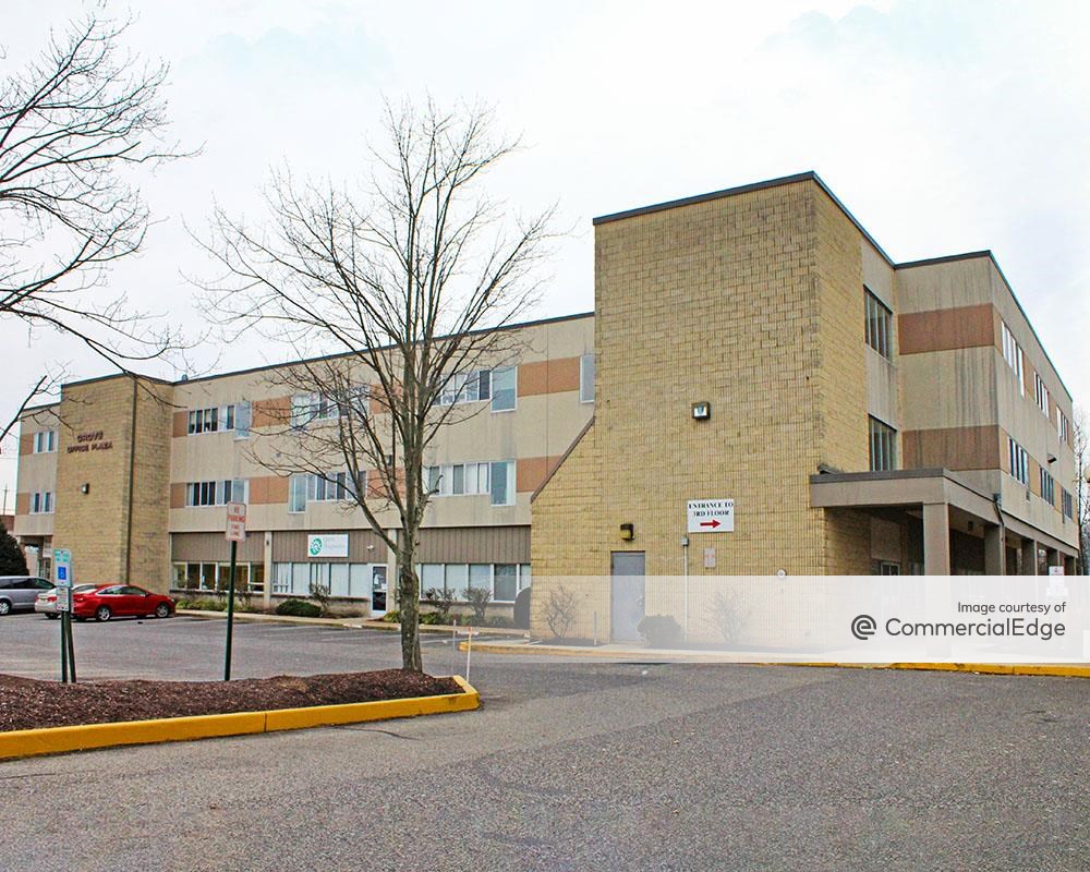 Grove Office Plaza