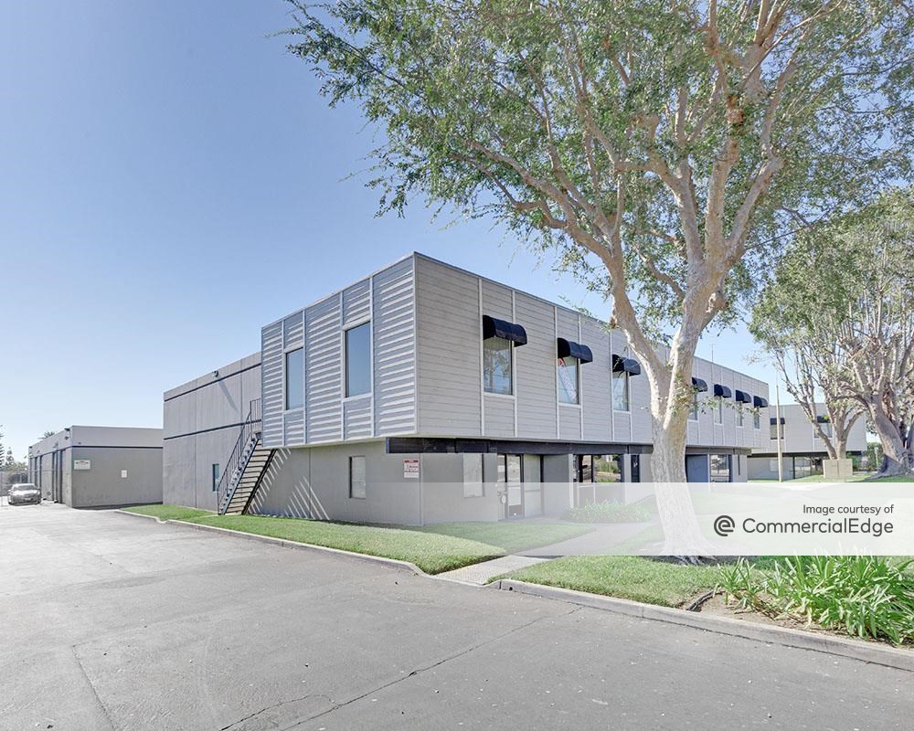 Chestnut Business Park - 1100-1150 East Chestnut Avenue