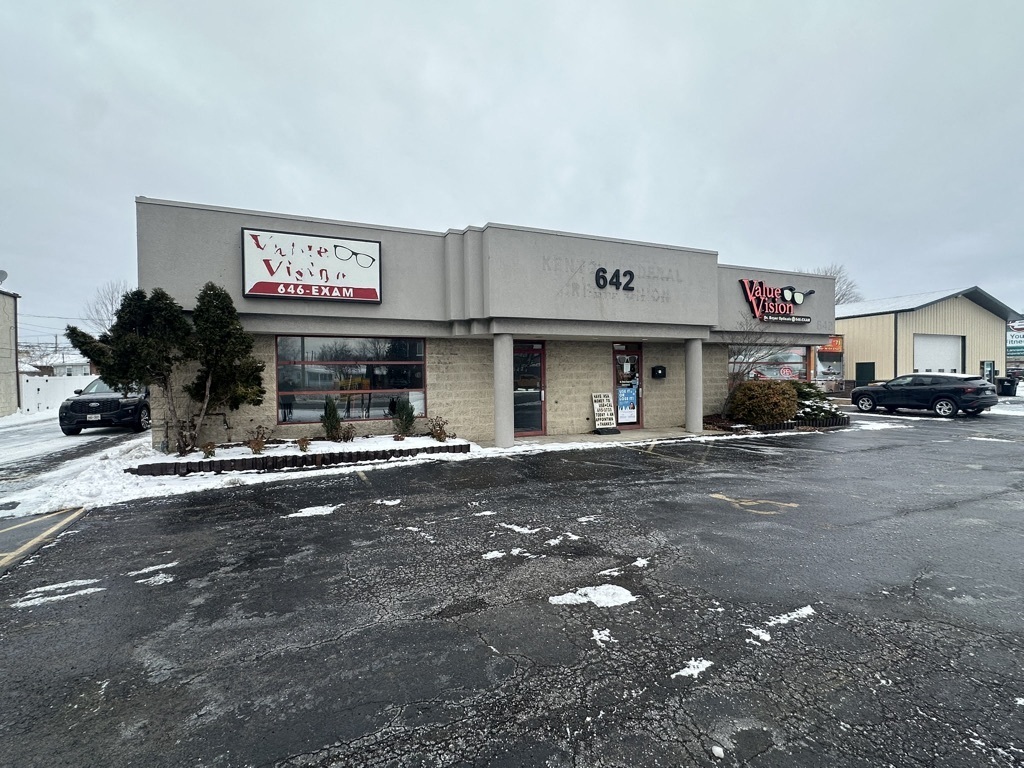 642 Sheridan Dr - 1,900+/- SF Retail Space