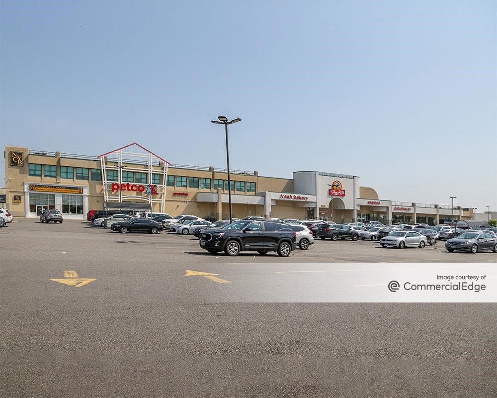 College Point Retail Center - 13311 20th Avenue