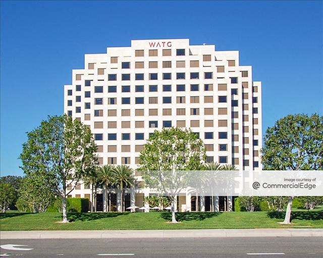300 Spectrum Center