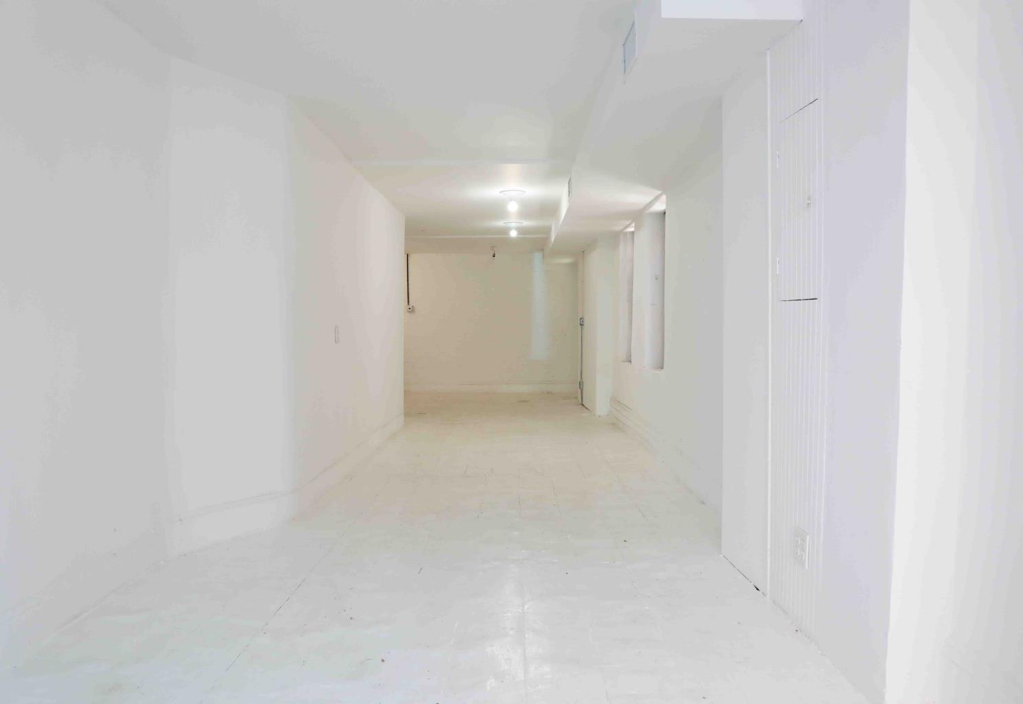 86 S 8th St