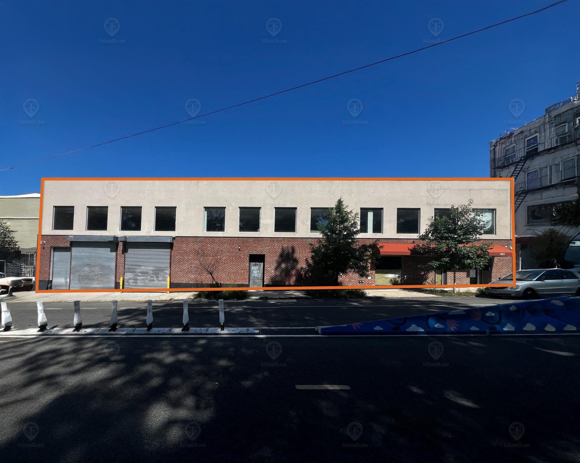 16,500 SF | 413 20th Street | Big Box Space With 24' Ceilings For Lease