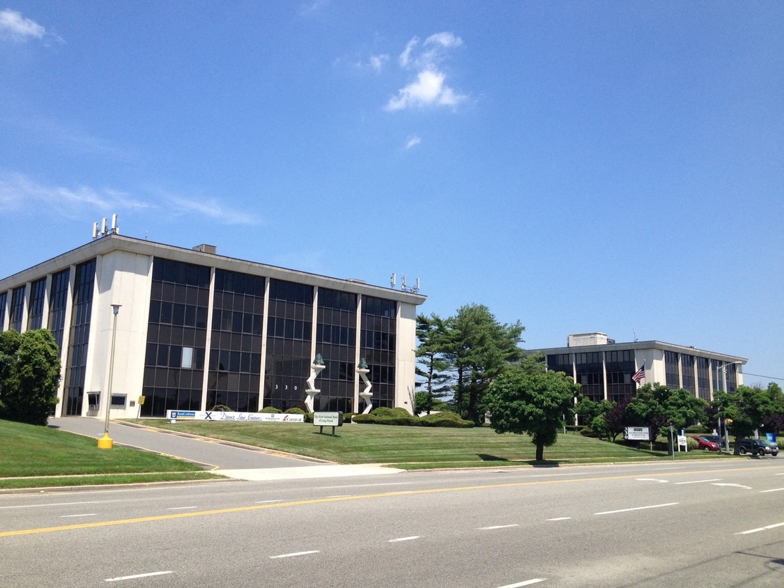 330 Motor Pkwy