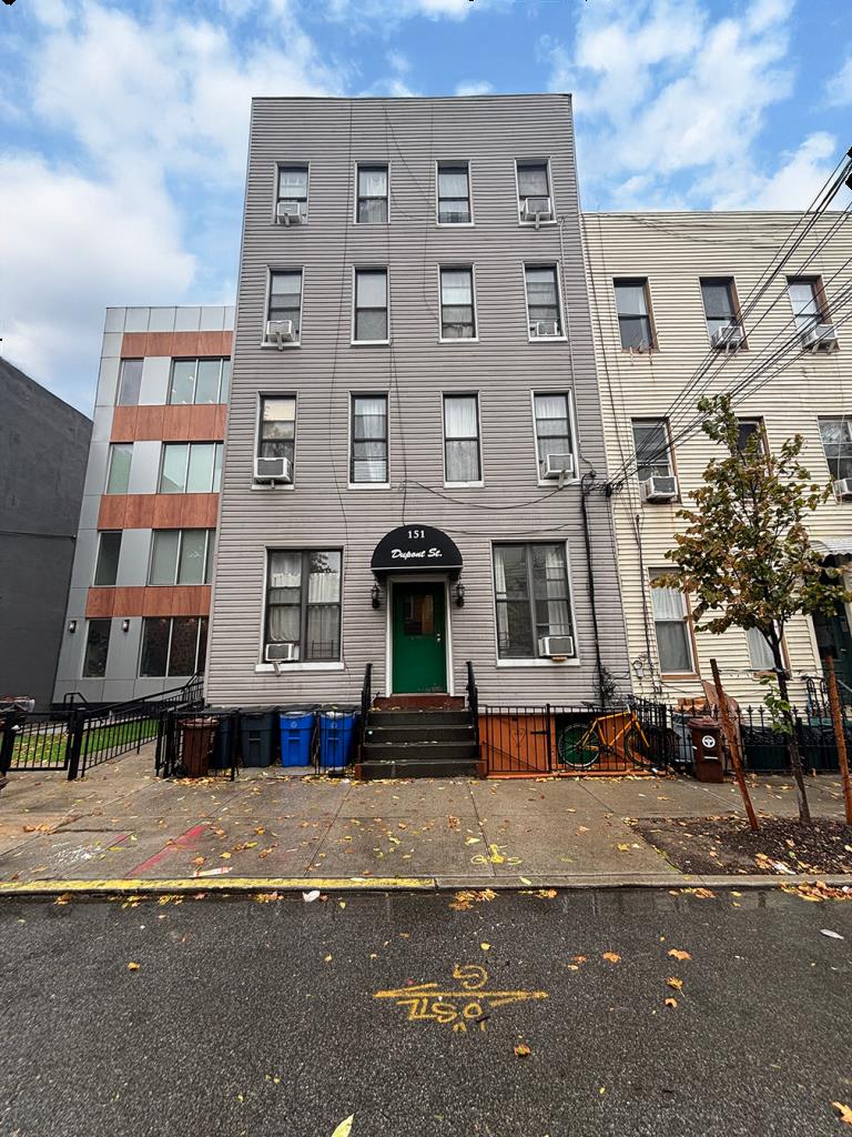 8 Unit Multifamily Building
