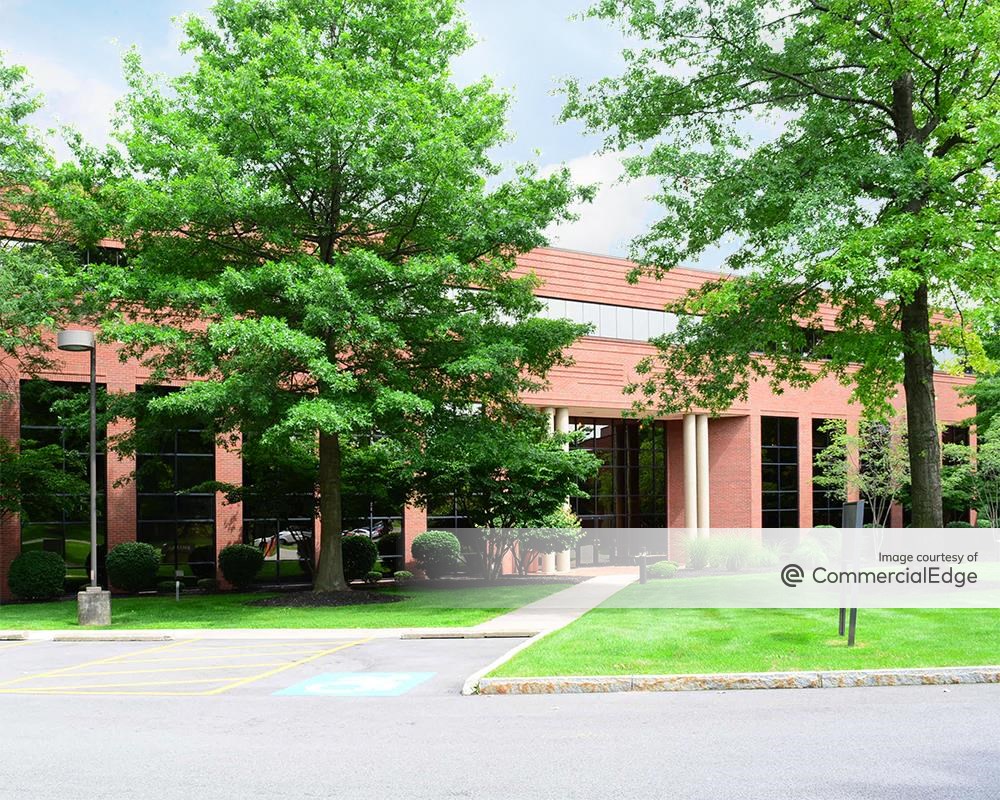 Linden Oaks Office Park - 400 Linden Oaks