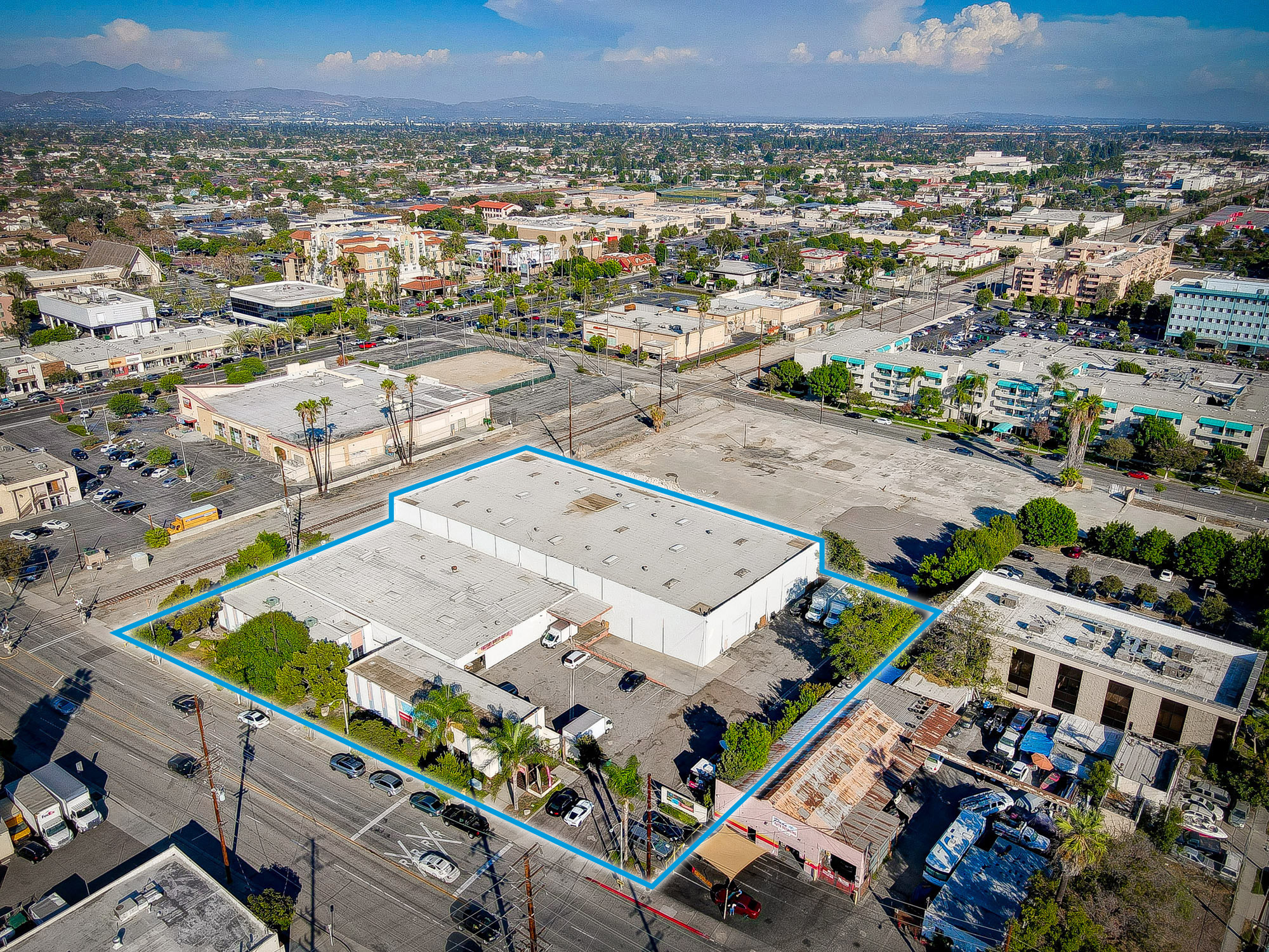 11400 Downey Ave