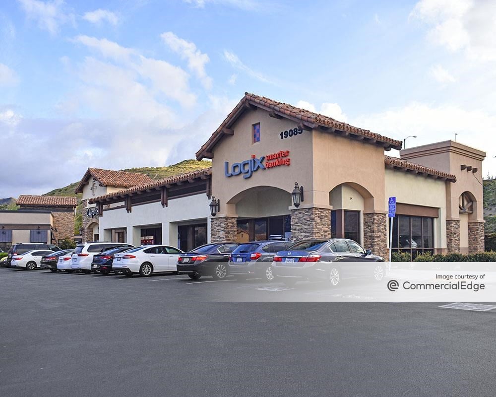 The Plaza at Golden Valley