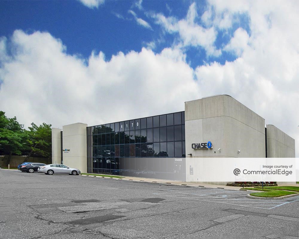 Airport Corporate Center - 4170 Veterans Memorial Hwy
