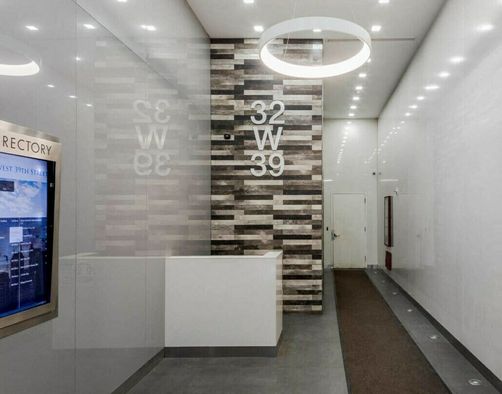 32 W 39th St