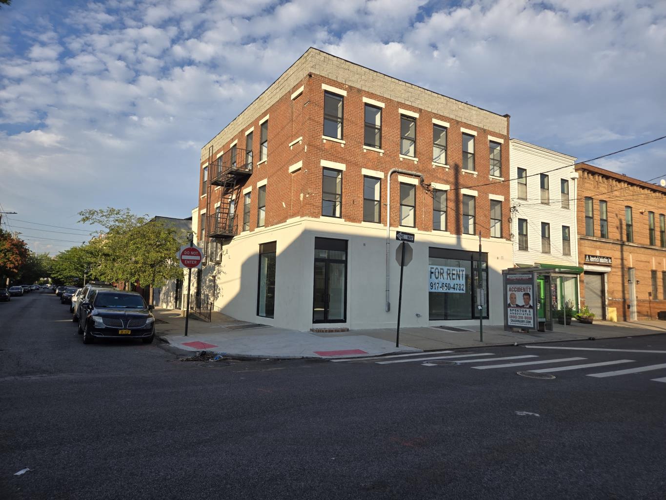 72 Van Dyke St