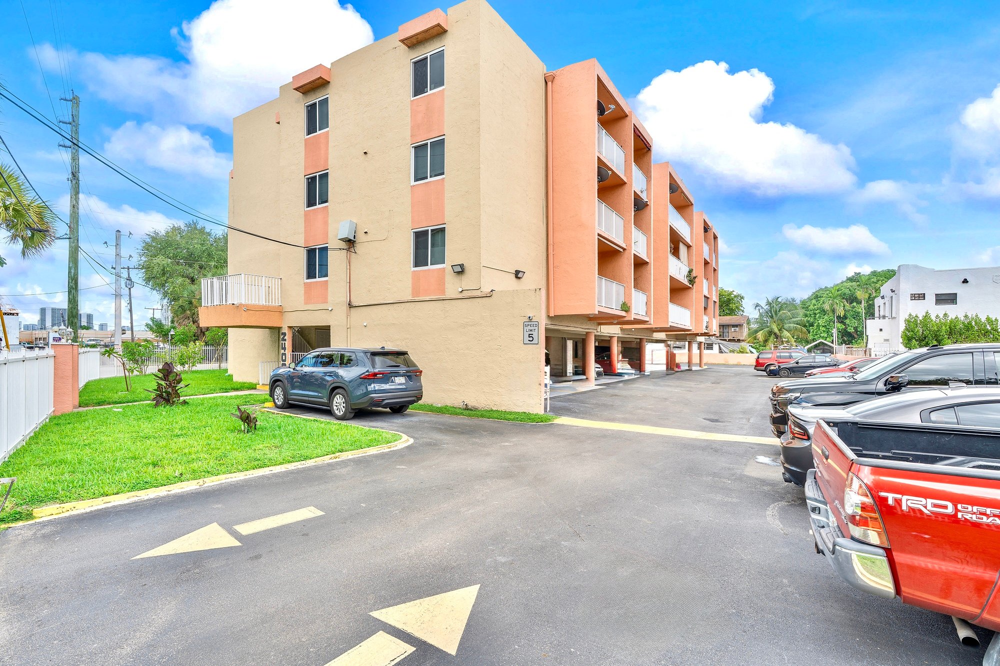2400 NW 16th Street Rd