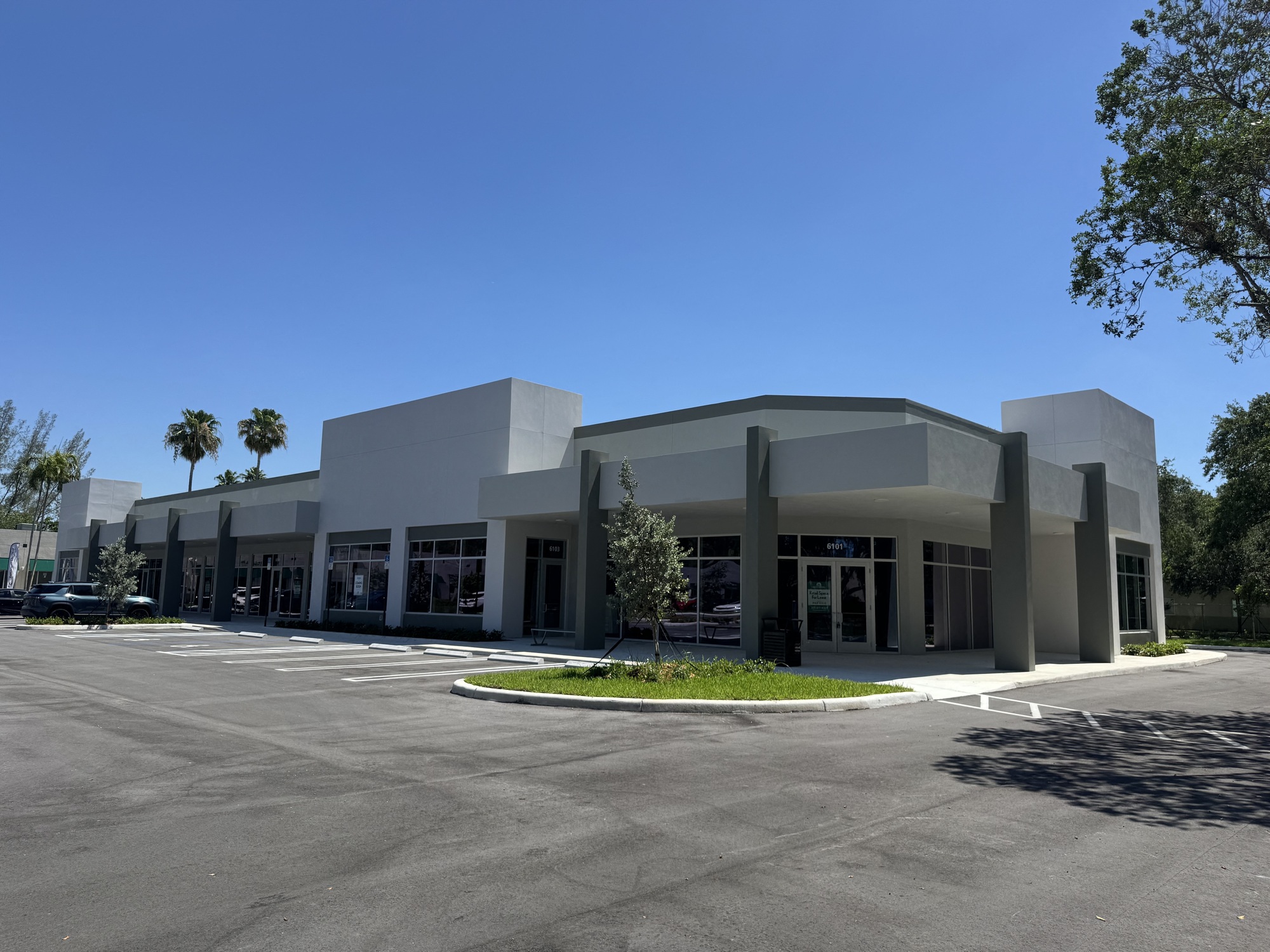 Lake Katharine Shopping Center